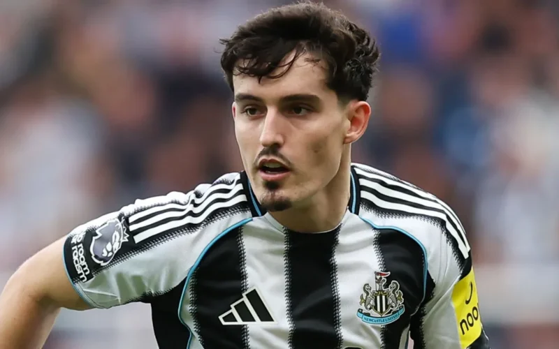 أرسنال يستهدف ضم تينو ليفرامينتو بعد تعثر مفاوضات تجديد عقده مع نيوكاسل